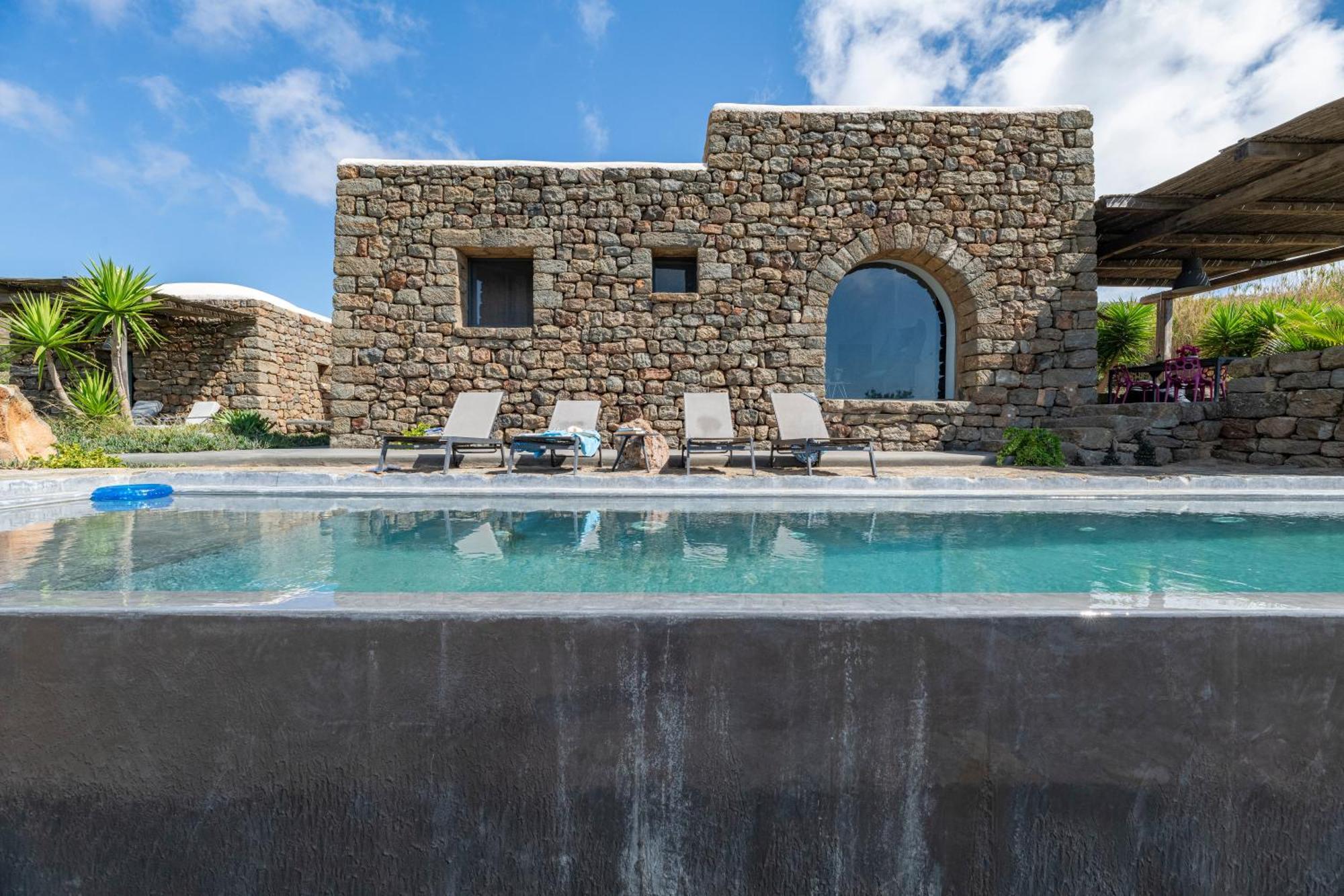 Dammusi Itaca Villa *